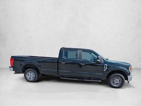 Used 2022 Ford F250 XL w/ Power Equipment Group image 4