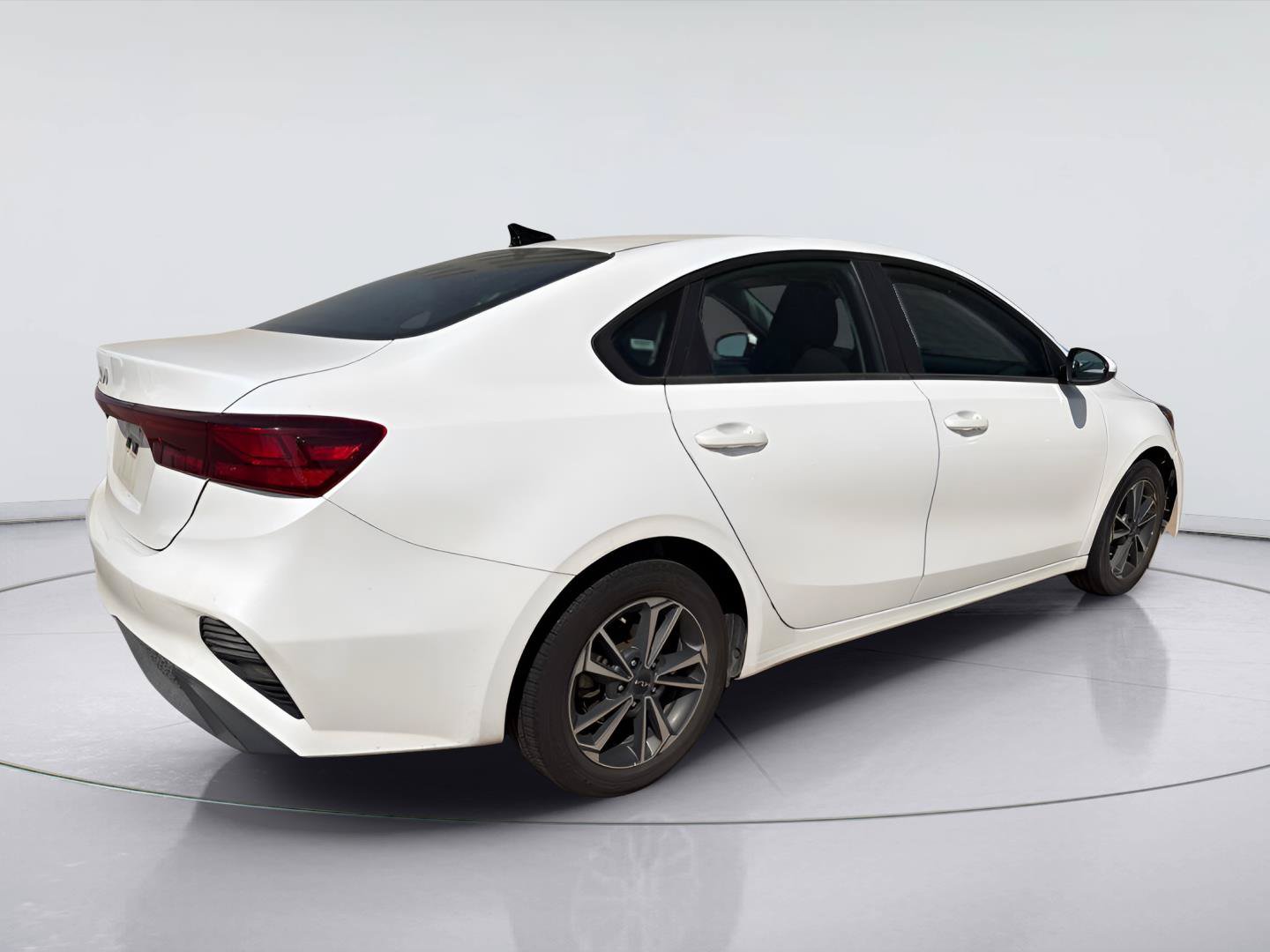 Used 2024 Kia Forte LXS FWD image 2