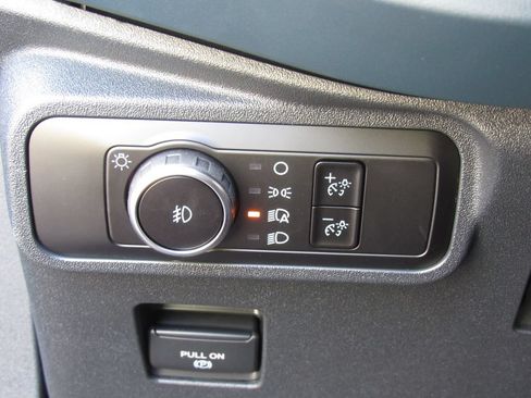 Used 2025 Ford Bronco Heritage Edition AWD/4WD image 32