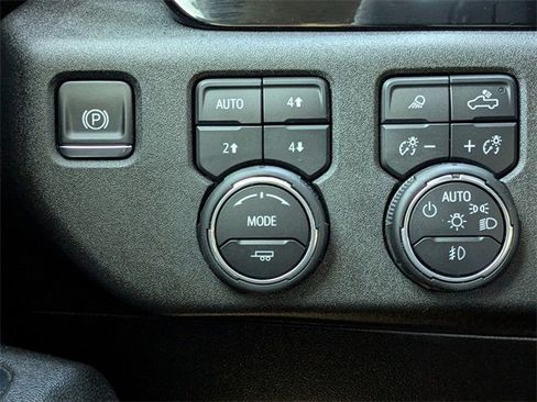 Used 2025 Chevrolet Silverado 1500 LTZ image 18