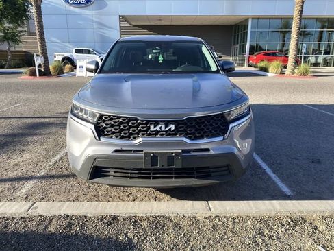 Used 2023 Kia Sorento LX FWD image 6