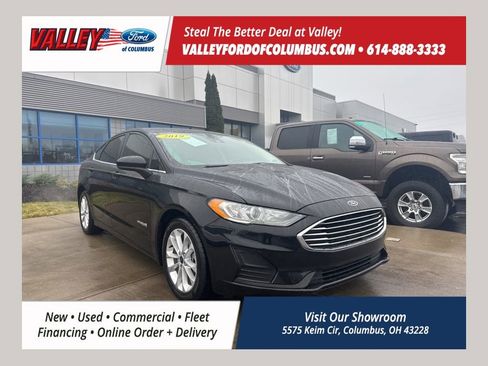Certified 2019 Ford Fusion SE image 1