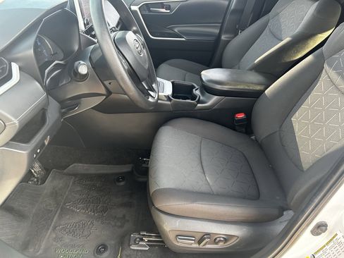 Used 2023 Toyota RAV4 AWD Hybrid image 18