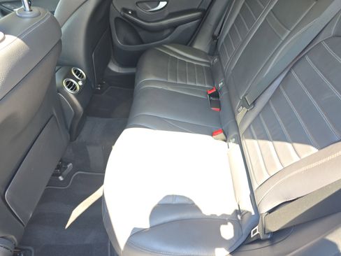 Used 2020 Mercedes-Benz GLC 300 4MATIC image 15