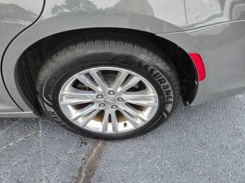 Used 2019 Chrysler 300 Touring w/ Driver Convenience Group RWD image 20