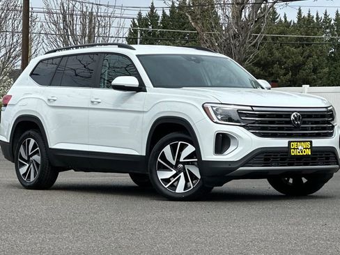 Used 2024 Volkswagen Atlas SE image 1