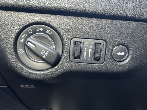 Used 2023 Chrysler 300 Touring L w/ Popular Equipment Group image 14