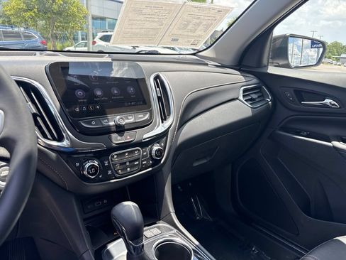 Used 2023 Chevrolet Equinox Premier FWD image 29