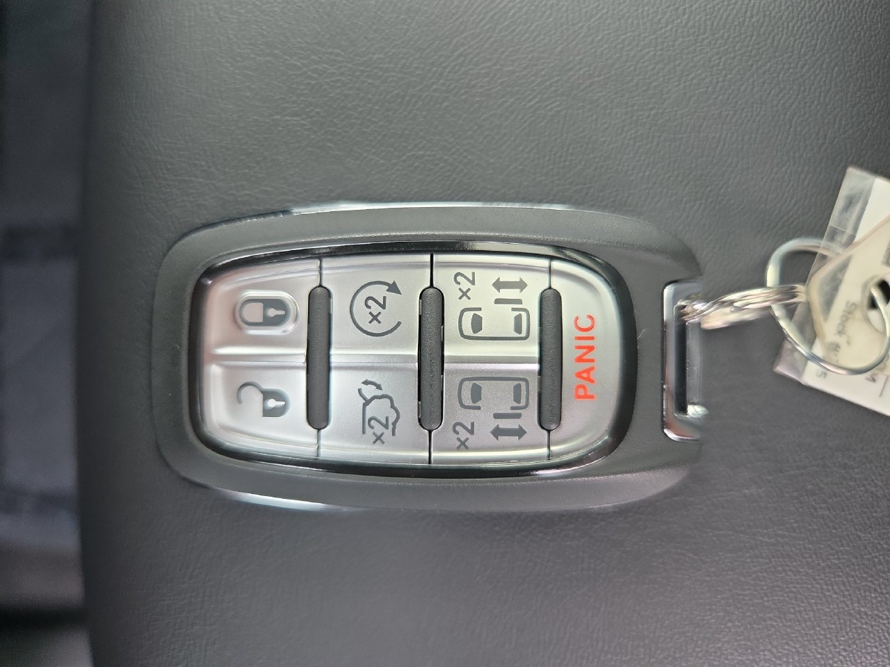 New 2027 Chrysler Pacifica Select AWD/4WD image 35