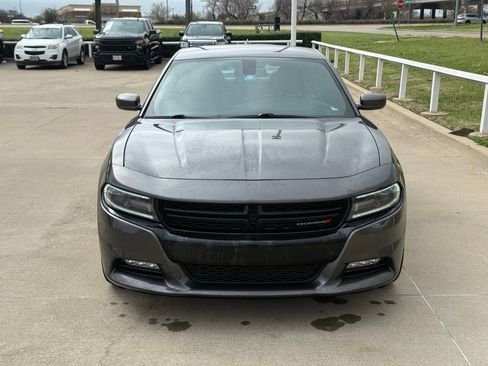 Used 2015 Dodge Charger SXT w/ Plus Group image 2