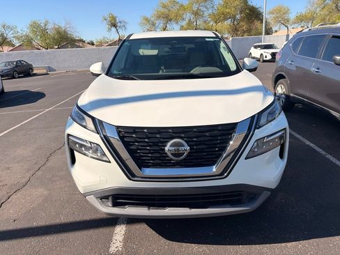 Used 2021 Nissan Rogue SV FWD image 3
