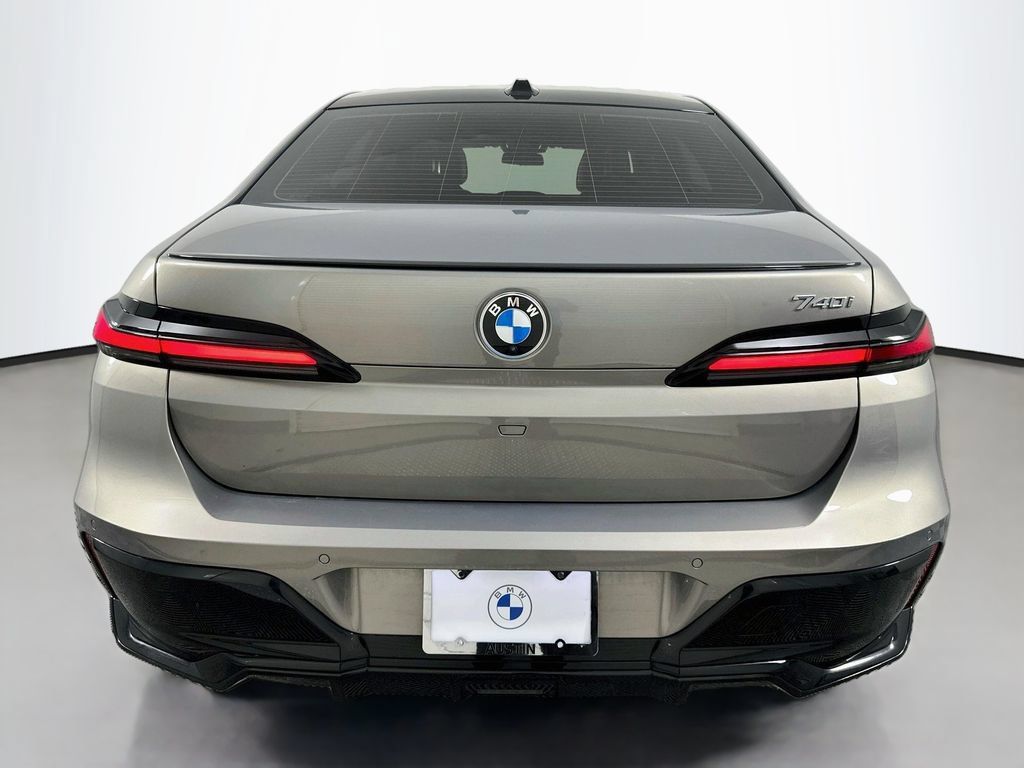 Certified 2025 BMW 740i w/ Premium Package RWD image 6
