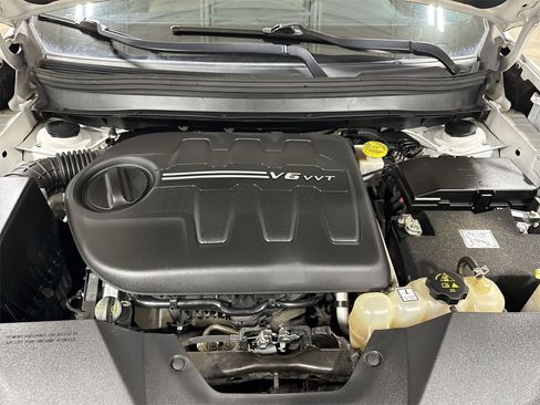 Used 2019 Jeep Cherokee Latitude w/ Popular Appearance Group image 24