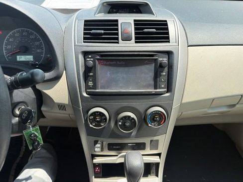 Used 2013 Toyota Corolla LE FWD image 11