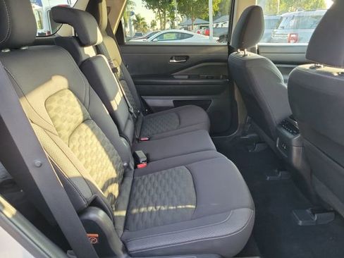 Used 2022 Nissan Pathfinder SV w/ SV Black Package image 18