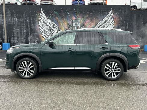 Used 2022 Nissan Pathfinder Platinum w/ Cargo Package image 6