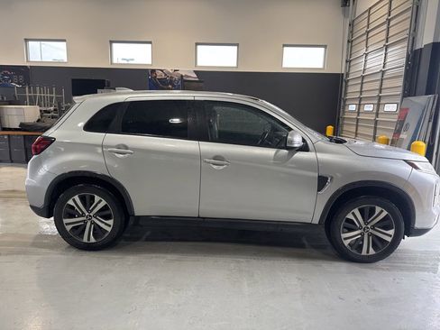 Used 2021 Mitsubishi Outlander Sport SE image 4