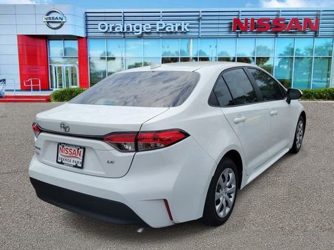 Used 2024 Toyota Corolla LE FWD image 2