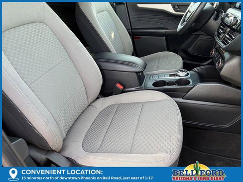 Used 2022 Ford Escape SE image 6