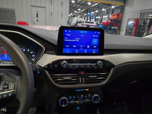 Used 2022 Ford Escape SE image 21