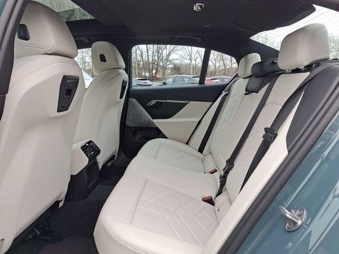 Used 2025 BMW i5 xDrive40 w/ Premium Package image 10