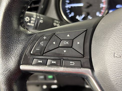 Used 2020 Nissan Rogue Sport SL w/ Premium Package image 26