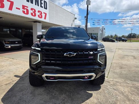 Used 2025 Chevrolet Tahoe Z71 w/ Comfort Package image 11