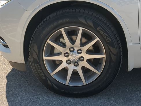 Used 2017 Buick Enclave Leather image 9