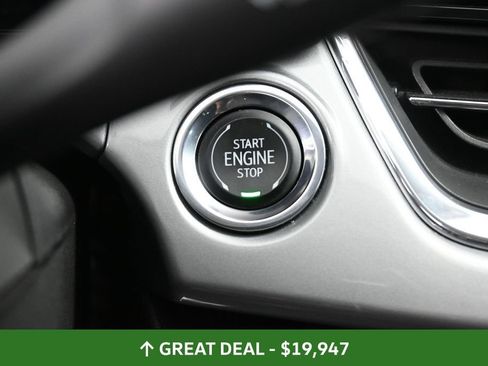 Used 2025 Chevrolet Trax LT FWD image 43