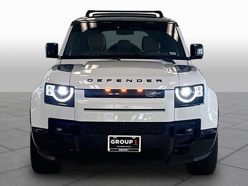 Used 2025 Land Rover Defender 110 X-Dynamic SE AWD/4WD image 3