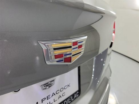 Certified 2025 Cadillac XT4 Premium Luxury image 6