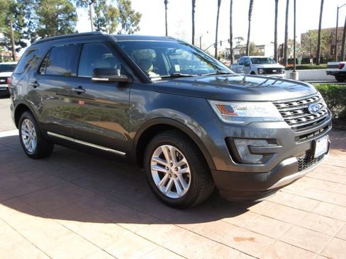 Used 2016 Ford Explorer XLT w/ Equipment Group 202A image 6