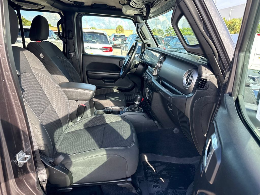 Used 2021 Jeep Wrangler Unlimited Sport AWD/4WD image 21