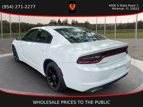 Used 2023 Dodge Charger SXT RWD image 6