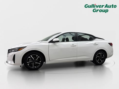 Used 2024 Nissan Sentra SV FWD image 2