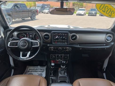 Used 2020 Jeep Wrangler Unlimited Rubicon w/ Dual Top Group AWD/4WD image 18