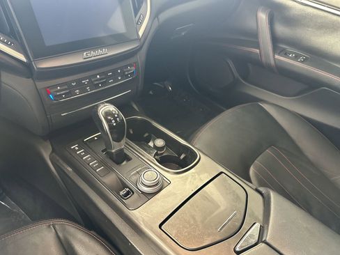 Used 2018 Maserati Ghibli RWD image 17