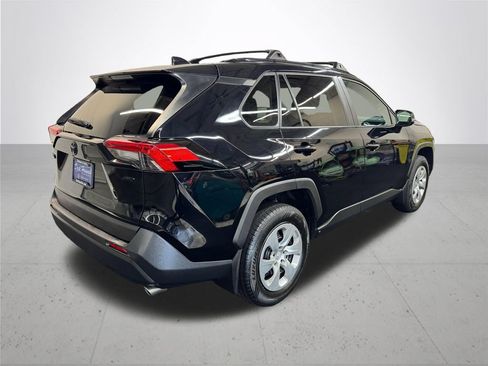 Used 2021 Toyota RAV4 LE AWD/4WD image 8