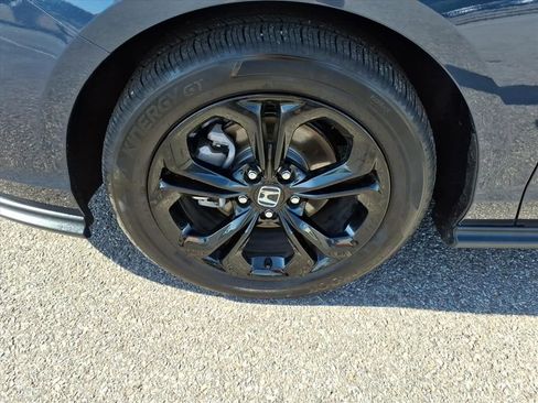 Used 2025 Honda Accord SE image 11