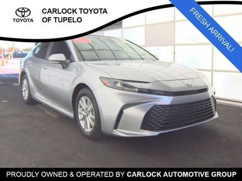 Used 2025 Toyota Camry LE FWD image 3