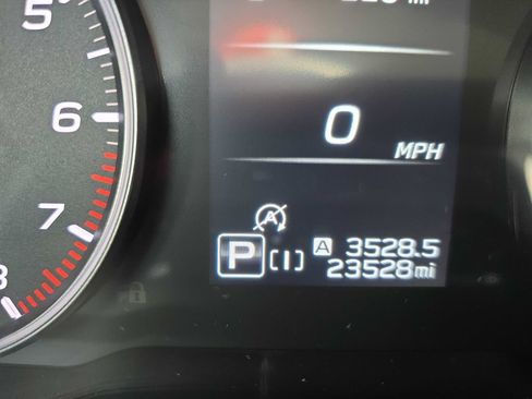 Used 2024 Subaru Crosstrek 2.0i Premium AWD/4WD image 15