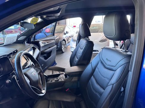 Used 2023 Cadillac XT6 Sport image 9