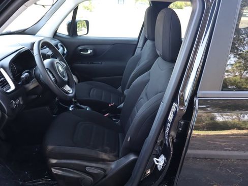 Used 2020 Jeep Renegade Latitude FWD image 19