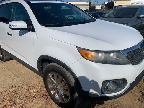 Used 2011 Kia Sorento EX w/ Premium Pkg FWD image 4