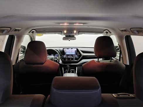 Used 2021 Toyota Highlander L image 82