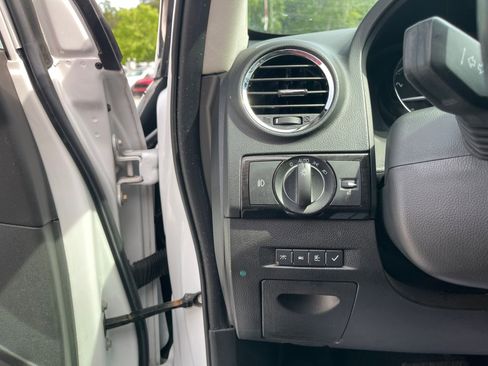 Used 2014 Chevrolet Captiva Sport LT image 15