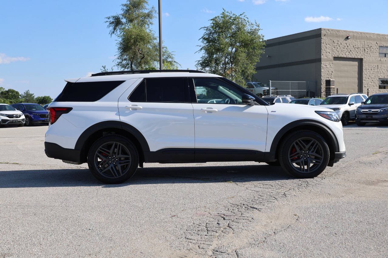 Used 2025 Ford Explorer ST-Line w/ Premium Package AWD/4WD image 7