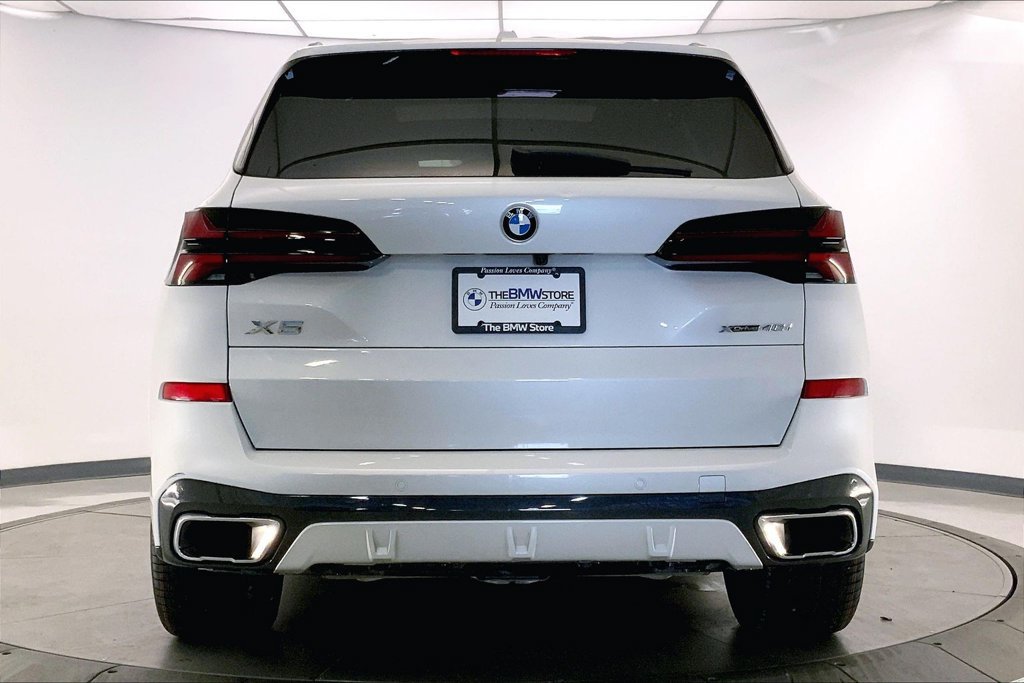 Certified 2024 BMW X5 xDrive40i w/ M Sport Package AWD/4WD image 3