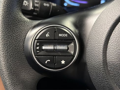 Used 2025 Kia Soul LX w/ LX Technology Package image 22