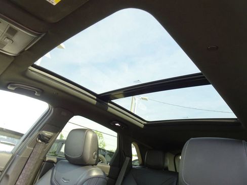 Used 2020 Cadillac XT5 Premium Luxury FWD image 12